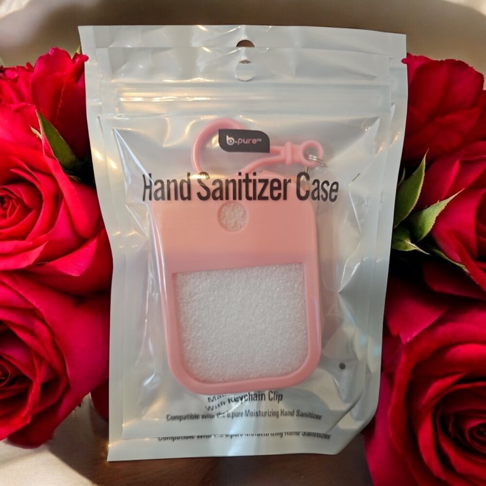 Hand Sanitizer Case Made of Silicone with Keychain Clip (Pink)